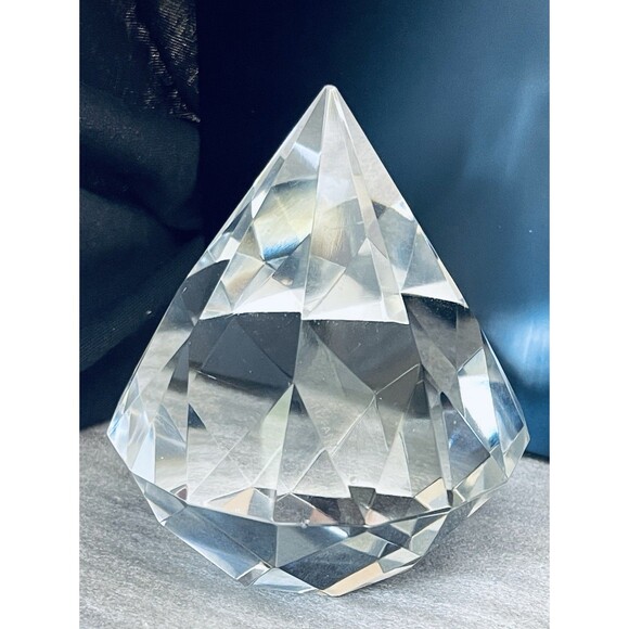 Tiffany & Co. Crystal Diamond Shape Paperweight Signed – Clear Glass – 4”  Read - Picture 4 of 12